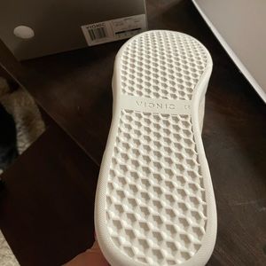 Off white slip on men’s vionic shoes